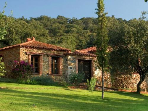 Alajar Casa | Stone House in Alájar near Gruta de las Maravillas