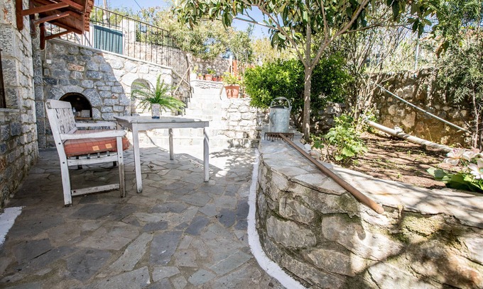 East Mani Casa | Stone House in Mountain-Top Mani Village Drosopigi