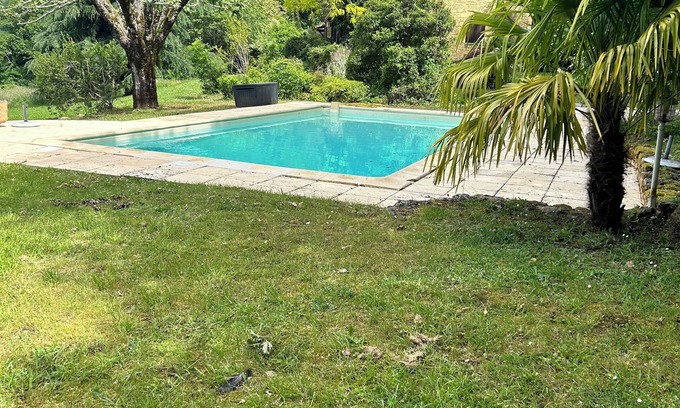 Beynac-et-Cazenac Casa | Stone house Les Chardonnerets with swimming pool