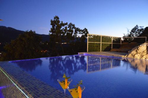 Omis Casa | Stone House Marin