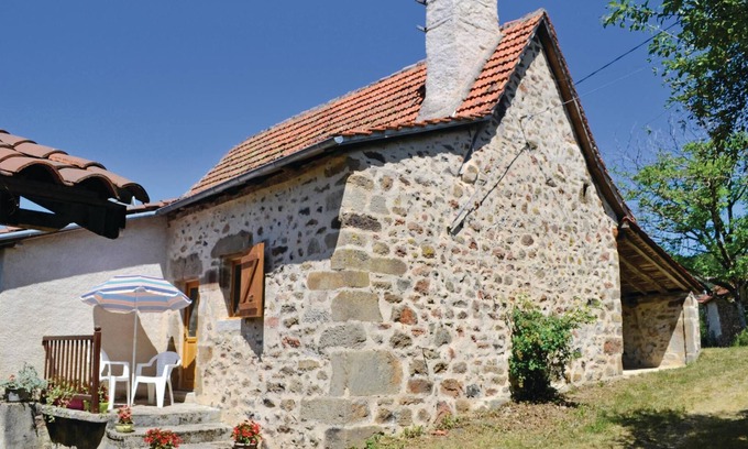 Saint-Bressou Casa | Alojamiento de 2 habitaciones en St. Bressou