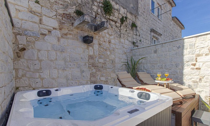 Trogir Chalet De Esquí | Stone House Trogir - Three bedroom house with jacuzzi