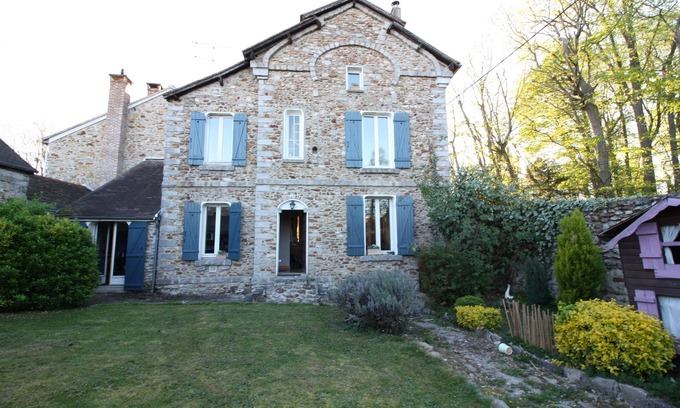Chailly-en-Biere Casa | Casa de piedra con mucho encanto ideal para familia.