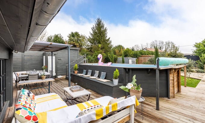 Vertheuil Villa | Villa "Demeure en Pierre" con piscina privada y Wi-Fi