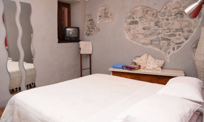 Adrara San Rocco Casa | Casa de piedra "nido de roca" en las colinas, cerca del lago Iseo por 4 prs.