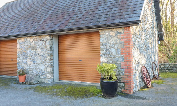 Kilkenny Cabaña | Stone Lodge
