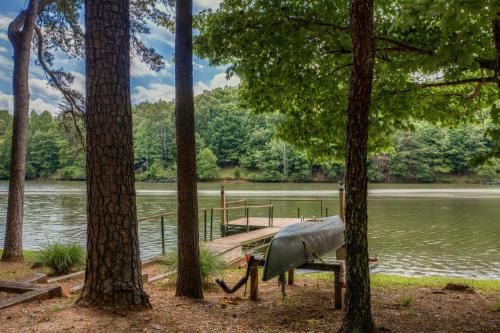 Cherokee Casa | Stone Mountain Lodge W Mountain Views Fireplace