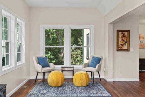 Highlands Hills Casa | Stone's Throw by Mirror Lake