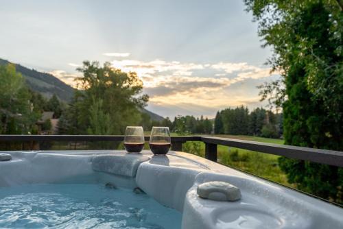 Eagle-Vail Casa | Stonecreek Summit 6BR LUXE Retreat with Hot Tub