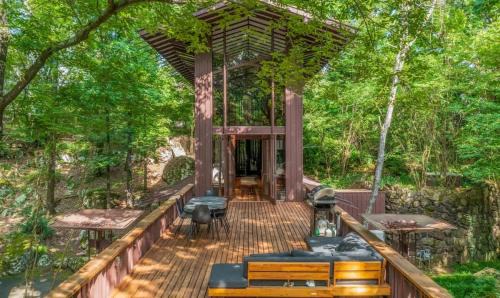 Eden Isle Casa | Stoneflower Cottage