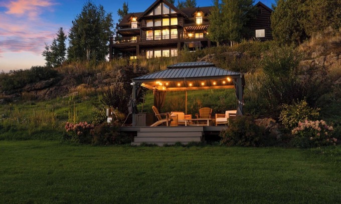 Ashton Casa | Stonefly Lodge | Henry`s Fork Riverfront Luxury