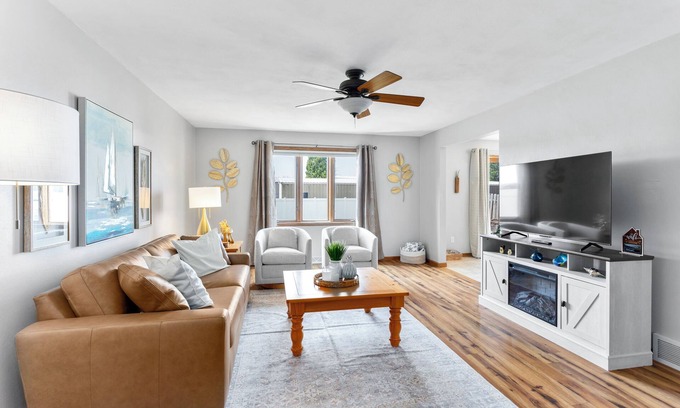 Kimberly Casa | Beautiful 3BR Home Dog-Friendly, Fenced Yard, Shuffleboard & Grill