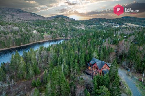 Stoneham-et-Tewkesbury Chalet De Esquí | Stoneham's St-Évasion - 25 min from Qc, SPA for 9