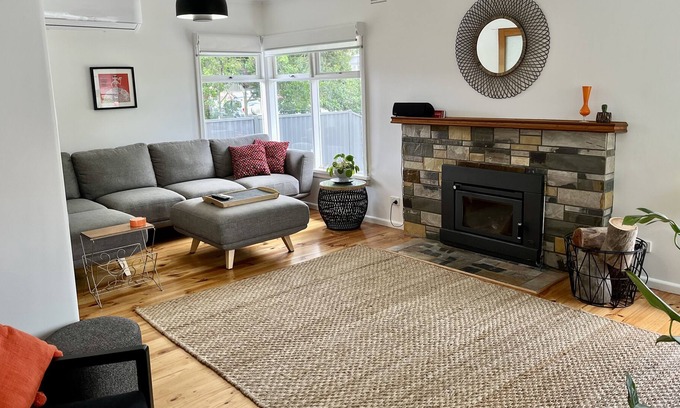Golden Point Casa | StoneHaus Ballarat.. Mid century gem in great location. WiFi Free and fast