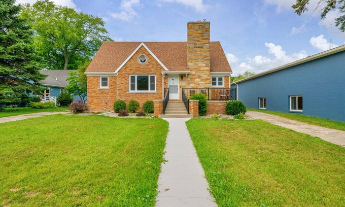 Port Austin Apartamento | StoneHaven on Lake Street — Port Austin