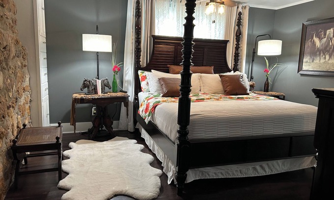 Lake Forest Estates Casa | Stonehaven Ranch LLC, Memories set in stone