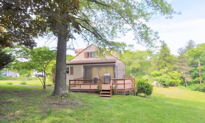 Berkeley Springs Casa | Un retiro de vacaciones encantador!