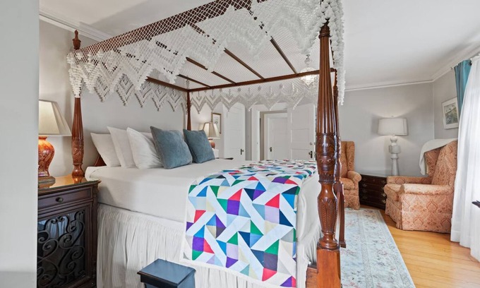 Phippsburg Cama Y Desayuno | Stonehouse Manor -Popham Beach B&B - Pond Island Room