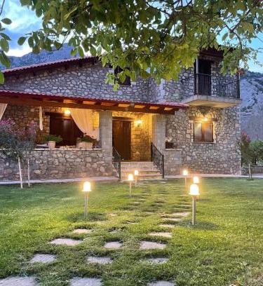 Kalavrita Chalet De Esquí | StoneNest Kalavryta -Luxury Stone Villa