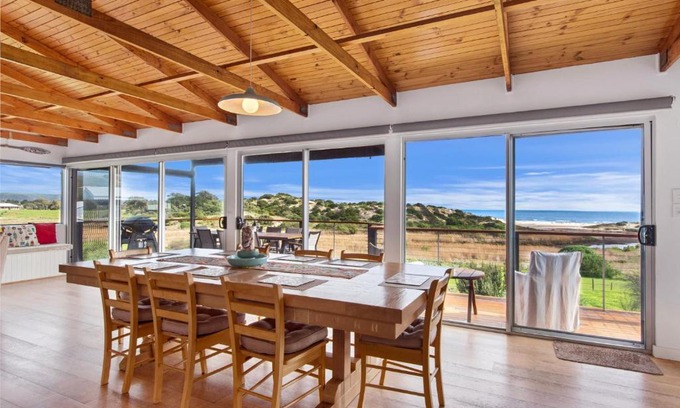 Carrickalinga Casa | Stones Throw 26 River View Drive