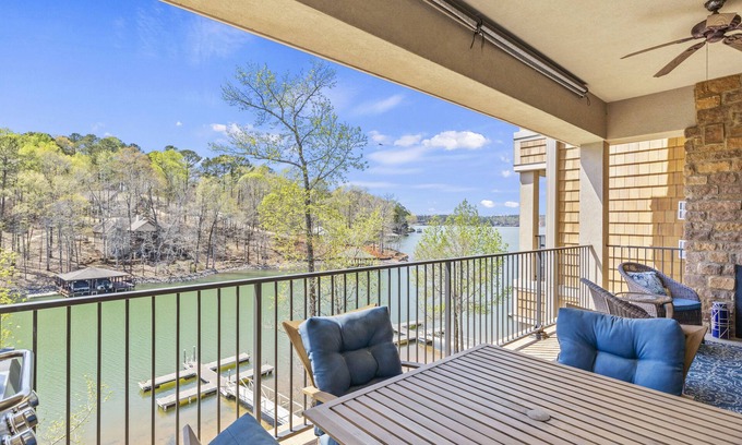 Dadeville Condominio | Stoneview Summit waterfront 3/2 condo with amazing views and dedicated boat slip