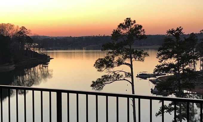 Dadeville Condominio | Stoneview Sunset- Amazing Waterfront Views!!!