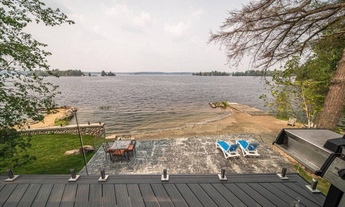 Crowes Landing Casa | Stoney Lake Beach House