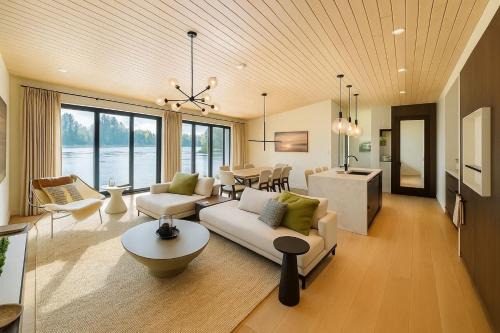 North Kawartha Casa | Stoney Lake Cottage with Private Dock by Leavetown Vacations