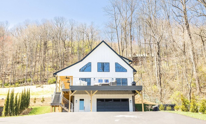 Balfour Casa | Stoney Mountain View’s One