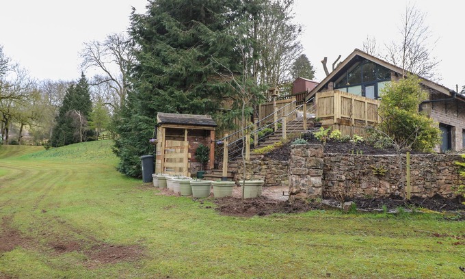 Cauldon Low Cabaña | STONEY ROCK STUDIO, romantic, with a garden in Waterhouses