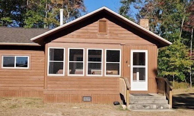 Rapid River Cabina | Stony Point: Experience the Beauty of Spring at this Cabin #4 by the Water