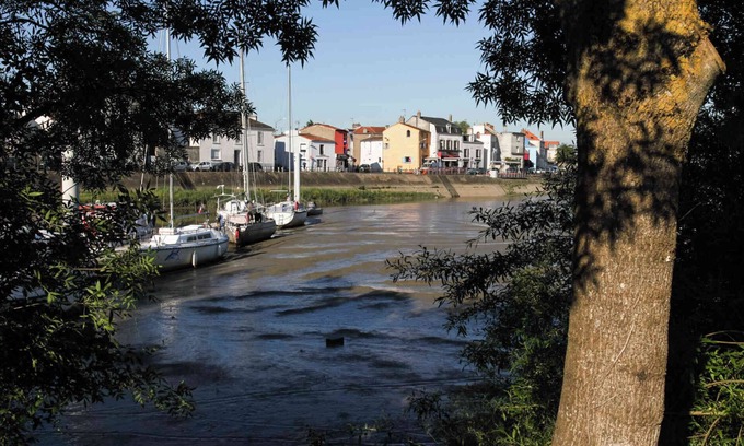 Trentemoult Casa | Escala en Nantes a orillas del río