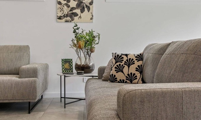 Reservoir Casa | Storey Time I 2BR Townhouse for Melbourne Travel