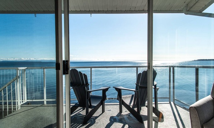 Campbell River Casa | Stories Beach Surf House