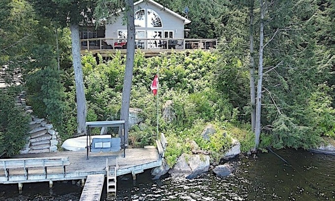 Irondale Cabaña | Stormy Lake Northern Comfort