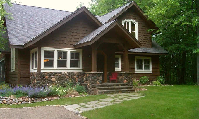 Hayward Cabina | Libro de cuentos Vintage Northwoods Lodge cargado de encanto y comodidad