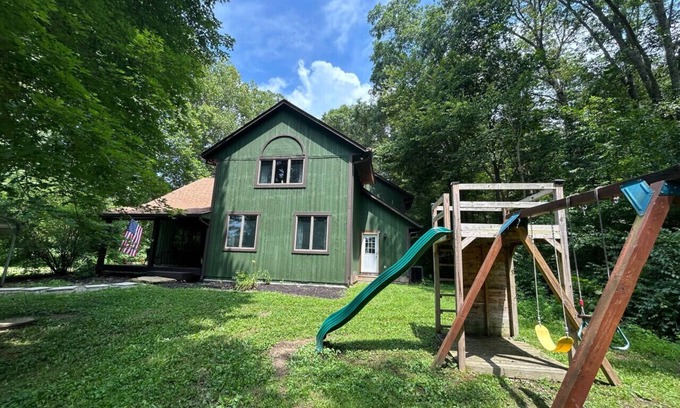 Gnaw Bone Casa | Story Time Retreat in Brown County
