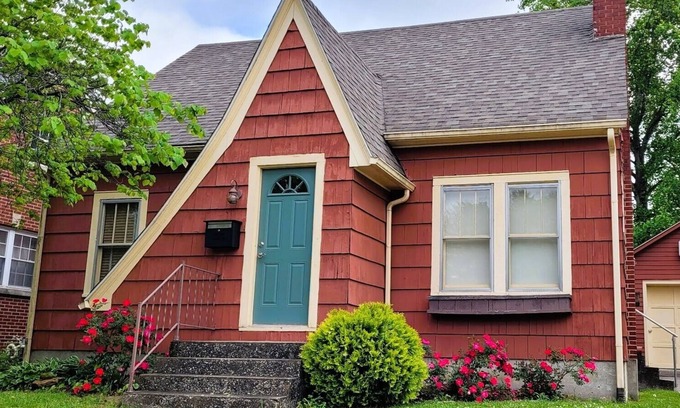 Morehead Casa | Storybook Cottage House Morehead KY 3 BR1.5 bath Downtown Hospital MSU