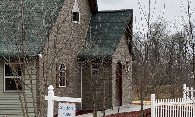 Lyons Cabaña | Storybook House - A Fairy Tale Themed Cottage