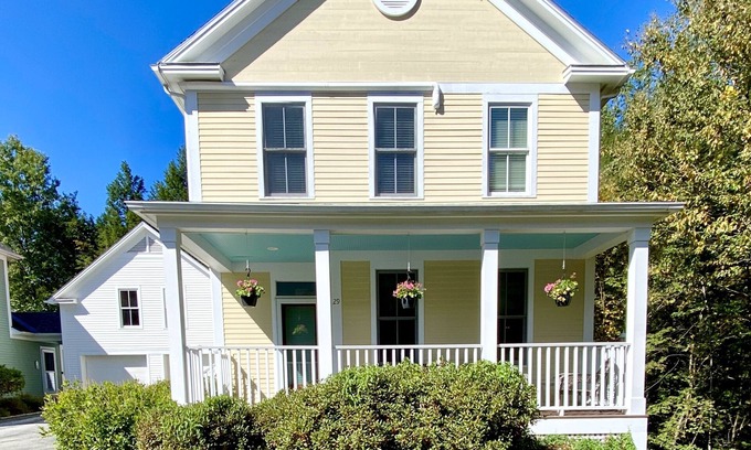 Stowe Area Casa | Stowe Village - Beautiful Family Friendly Home Walkable to Dining and Shopping