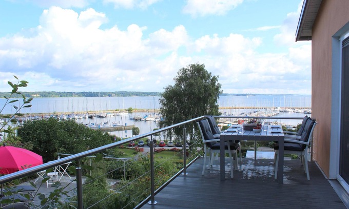 Murwik Casa | Strandfrieden - fireplace, sauna, washing machine, 2 terraces, garden furniture, garden