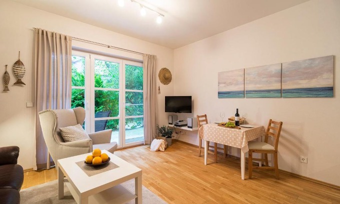 Ostseebad Ahrenshoop Apartamento | Strandleben 02 - Dora Koch-Stetter