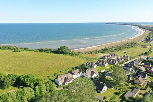 Lobbe Apartamento | strandnah mit Balkon, gratis Nutzung vom AHOI Erlebnisbad und Sauna in Sellin - Strandhaus Mönchgut FeWo13