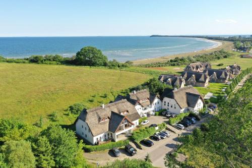 Lobbe Apartamento | strandnah mit Balkon, gratis Nutzung vom AHOI Erlebnisbad und Sauna in Sellin - Strandhaus Mönchgut FeWo11