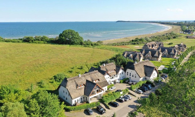 Lobbe Apartamento | strandnah mit Balkon, gratis Nutzung vom AHOI Erlebnisbad und Sauna in Sellin - Strandhaus Mönchgut FeWo21