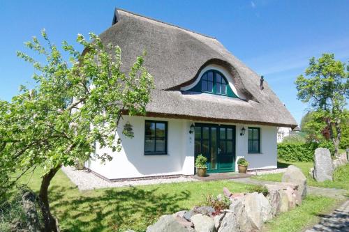 Neuendorf Casa | strandnahe Idylle am Meer, private Badestelle, Strandkorb - Gutshof Ostseeblick