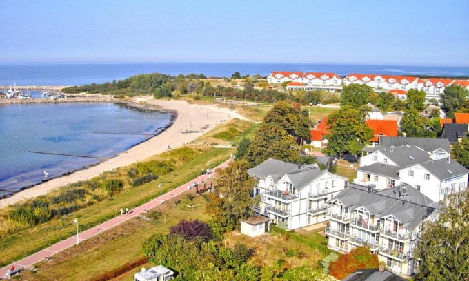 Glowe Apartamento | Strandvilla Böck FeWo 13 strandnah, Balkon, Meerblick