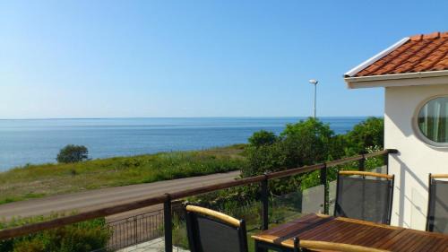 Sodvik Casa | Strandvillan, Öland - fantastiskt läge nära havet!