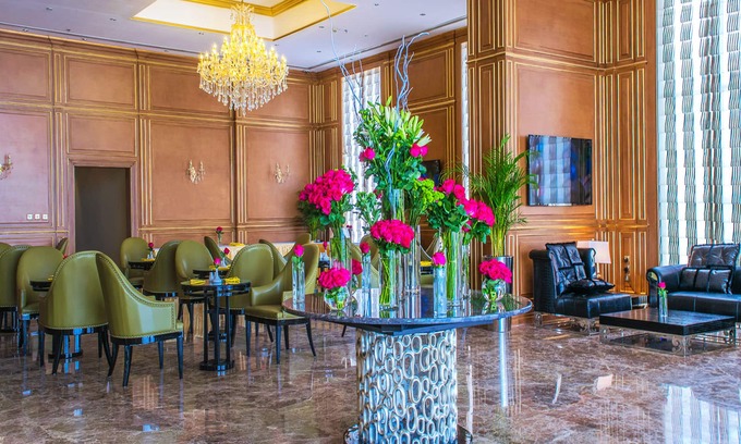 Doha Hotel | Strato Hotel by Warwick