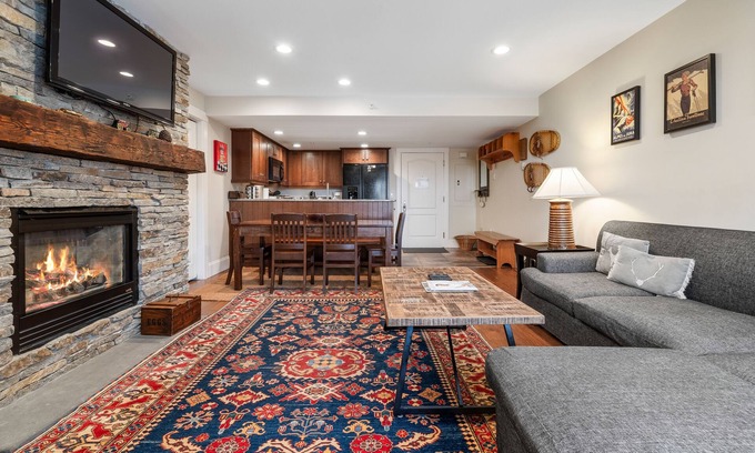 Stratton Mountain Apartamento | Stratton Slopeside Condos at The Landmark! 400 FEET TO LIFT!